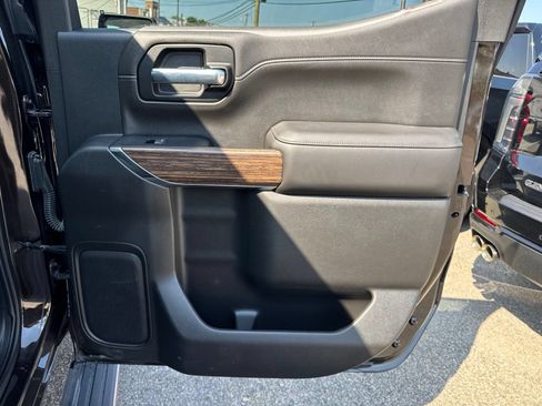 Used 2019 Chevrolet Silverado 1500 High Country w/ Technology Package AWD/4WD image 29
