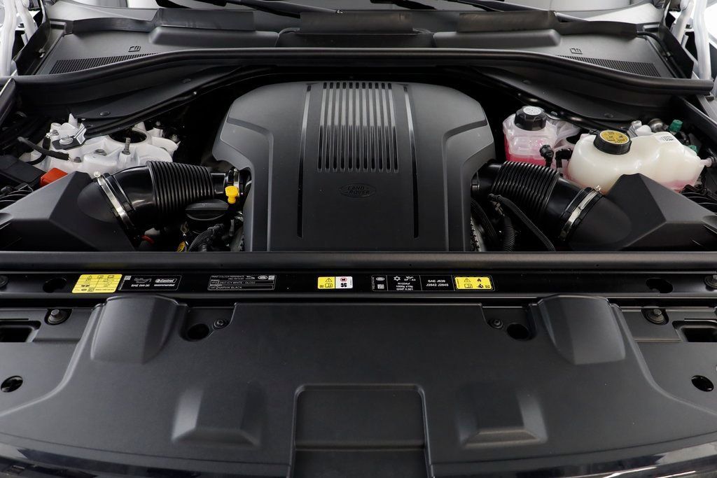 New 2025 Land Rover Range Rover SV AWD/4WD image 29