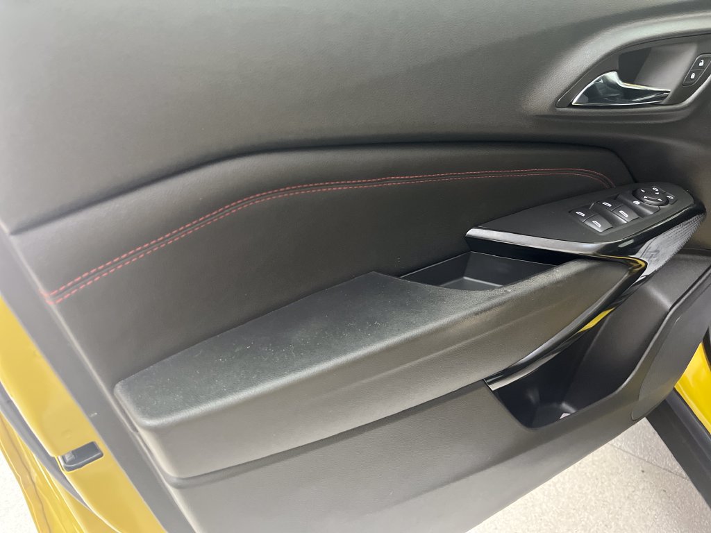 Used 2024 Chevrolet Trax RS w/ Sunroof Package FWD image 11