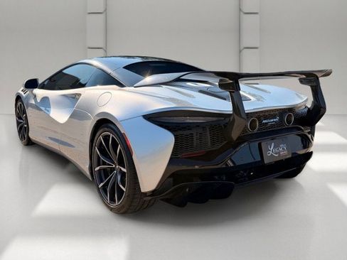 Used 2023 McLaren Artura RWD image 7