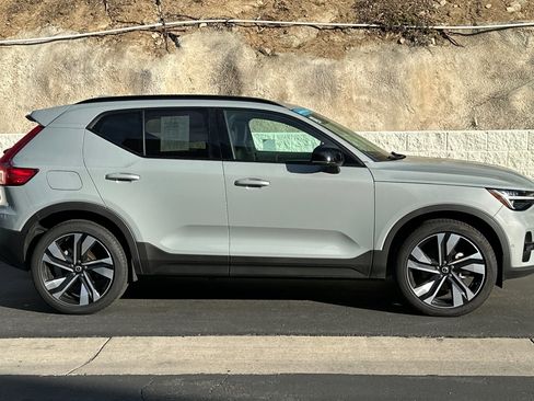 New 2025 Volvo XC40 B5 Plus w/ Climate Package image 3