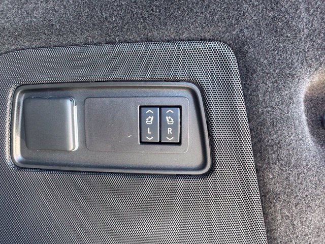 Used 2025 Cadillac Escalade Sport Platinum AWD/4WD image 13