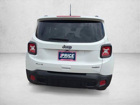 Used 2019 Jeep Renegade Latitude w/ Cold Weather Group AWD/4WD image 6