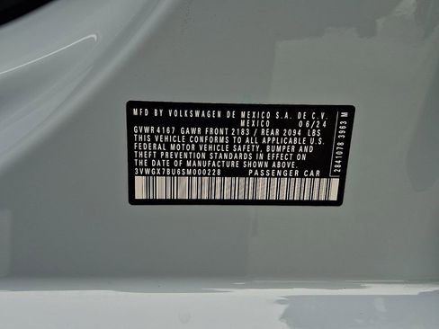 Certified 2025 Volkswagen Jetta SEL image 28