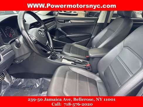 Used 2020 Volkswagen Passat 2.0T R-Line image 27