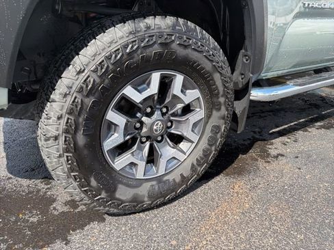 Used 2023 Toyota Tacoma TRD Off-Road image 15