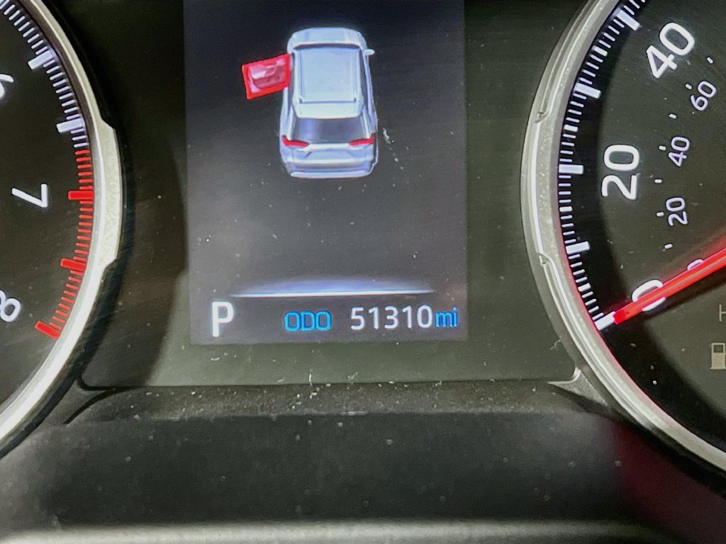Certified 2022 Toyota RAV4 LE AWD/4WD image 11