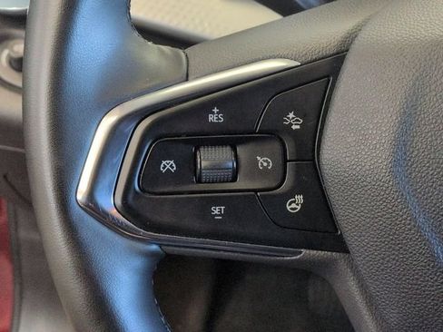Used 2025 Chevrolet Trax LT w/ LT Convenience Package FWD image 19
