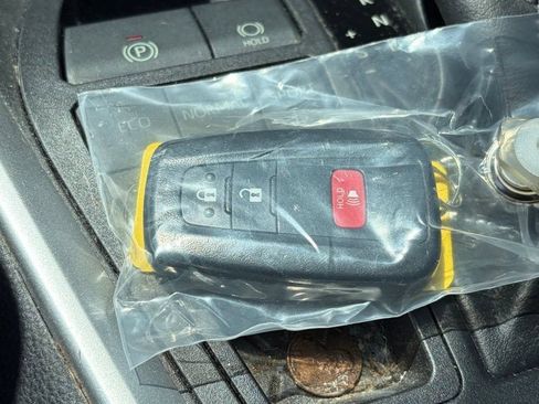 Used 2019 Toyota RAV4 XLE w/ Carpet Mat Package FWD image 15
