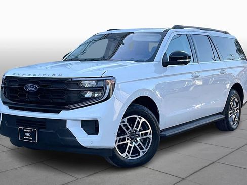 Used 2025 Ford Expedition Max Active image 2