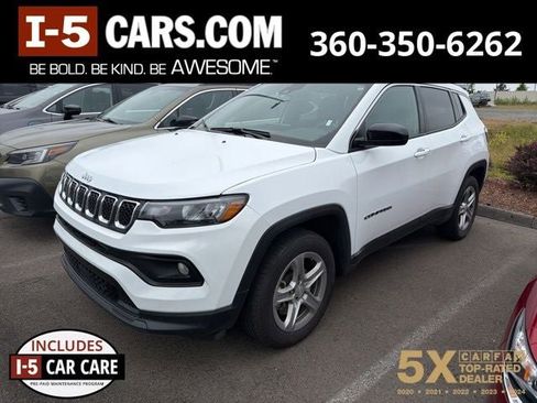 Used 2024 Jeep Compass Latitude AWD/4WD image 1