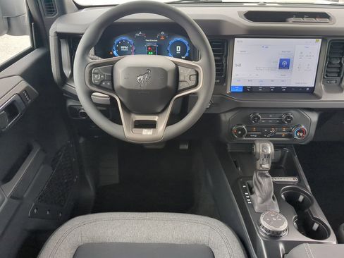 New 2025 Ford Bronco 4-Door image 14