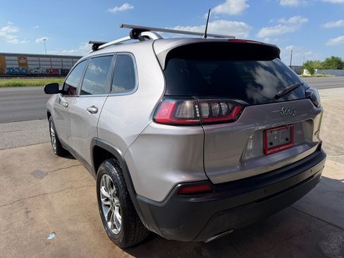Used 2019 Jeep Cherokee Latitude Plus w/ Comfort/Convenience Group FWD image 35