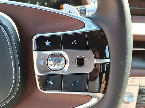 Used 2025 Genesis G90 3.5T image 18