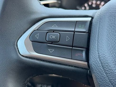 Used 2024 Jeep Compass Latitude AWD/4WD image 16