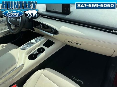 Used 2023 Genesis GV70 2.5T w/ Select Package AWD/4WD image 9