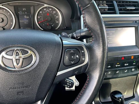Used 2016 Toyota Camry SE image 24