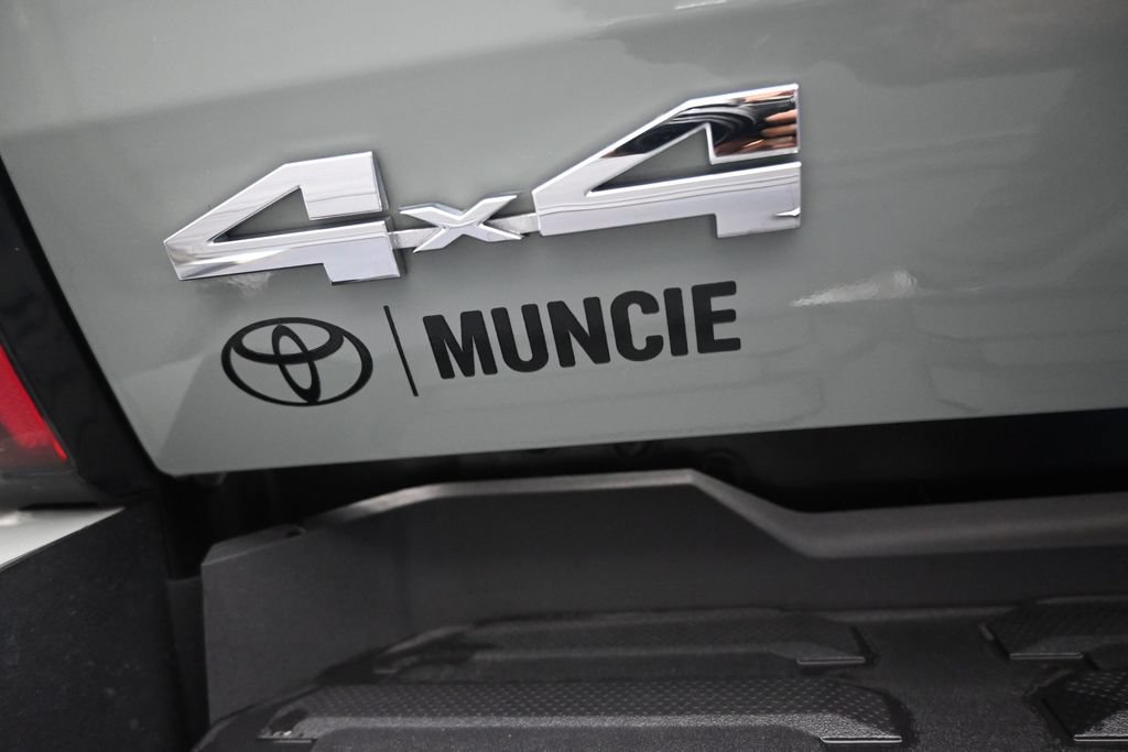 Used 2026 Toyota Tundra Limited AWD/4WD image 33