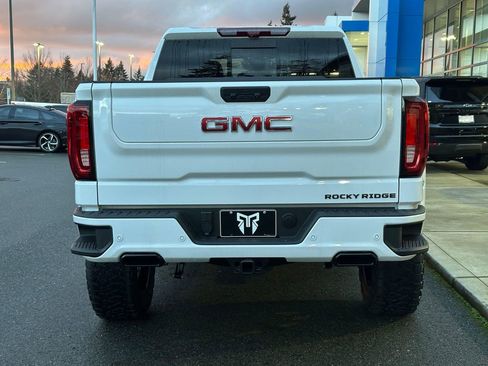 New 2025 GMC Sierra 1500 AT4 AWD/4WD image 4