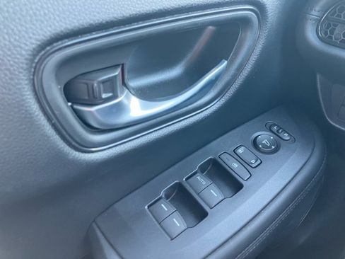 Certified 2024 Honda HR-V LX image 32