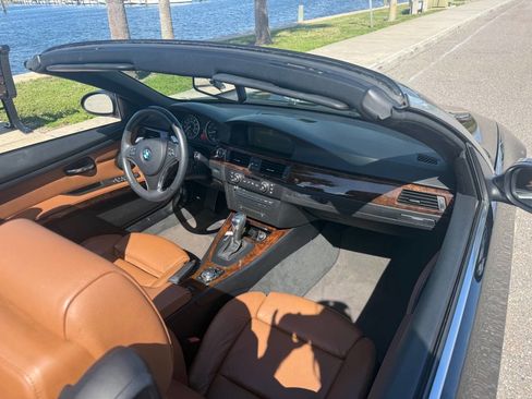 Used 2009 BMW 328i Convertible image 11