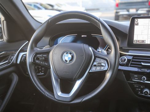 Certified 2023 BMW 530e w/ Convenience Package image 12