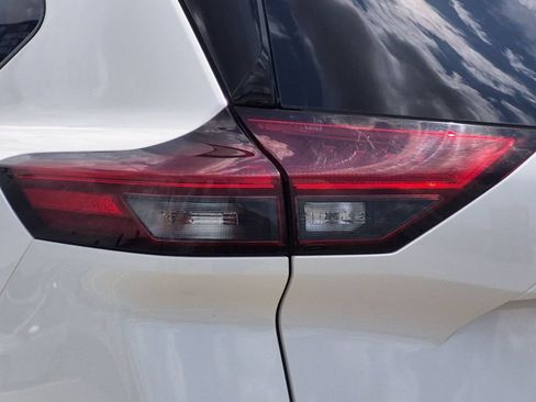 Used 2023 Nissan Rogue SL w/ SL Premium Package FWD image 28