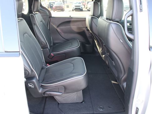 New 2026 Chrysler Pacifica Limited w/ S Appearance Package image 30