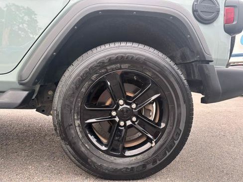 Used 2023 Jeep Wrangler Unlimited Sport AWD/4WD image 4