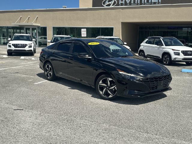Certified 2023 Hyundai Elantra SEL w/ Convenience Package FWD image 2