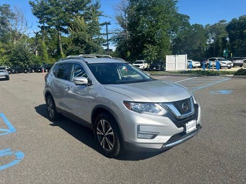 Used 2019 Nissan Rogue SV w/ Premium Package AWD/4WD image 10