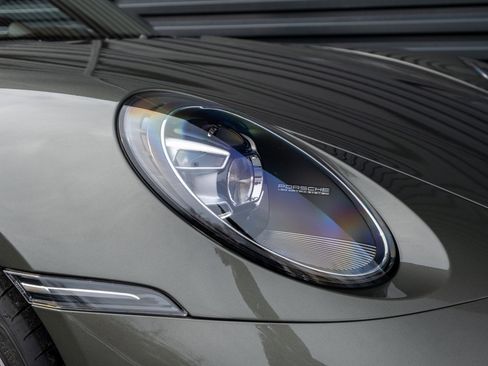 Certified 2022 Porsche 911 Carrera 4S image 41