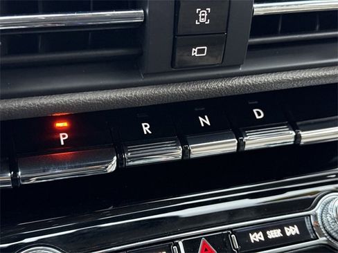 Used 2022 Lincoln Corsair Reserve w/ Equipment Group 201A image 16