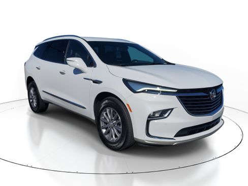 Used 2023 Buick Enclave Essence w/ Trailering Package, 5000 lbs. image 2