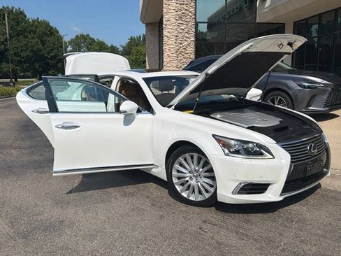 Used 2014 Lexus LS 460 AWD w/ Comfort Package image 9