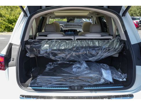 New 2026 Mercedes-Benz GLS 580 4MATIC image 27