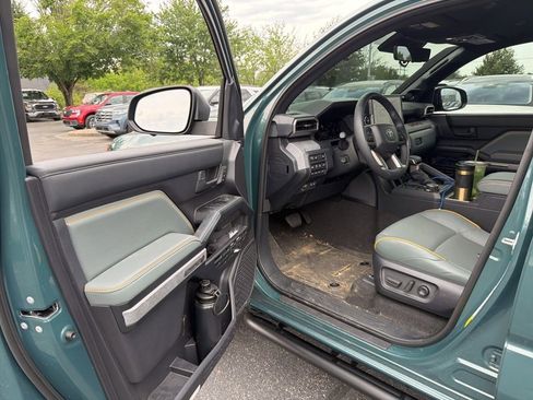 Used 2026 Toyota 4Runner Trailhunter AWD/4WD image 6