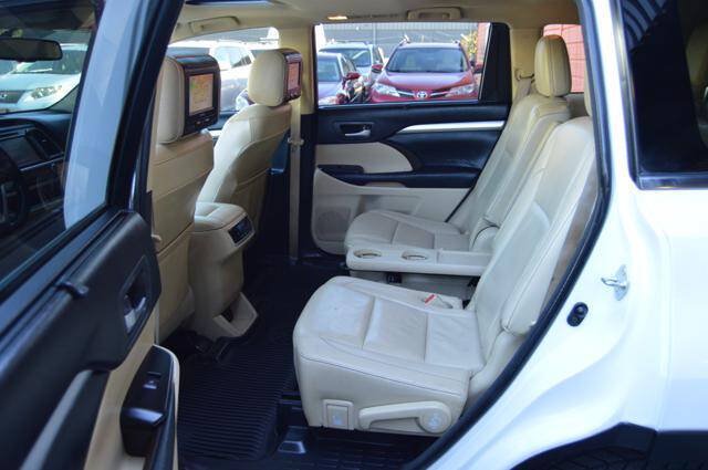 Used 2015 Toyota Highlander XLE FWD image 50