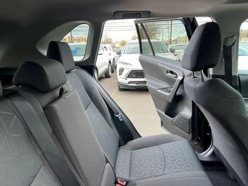 Used 2025 Toyota RAV4 XLE image 37