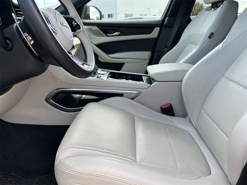 Used 2024 Jaguar F-PACE R-Dynamic S image 12