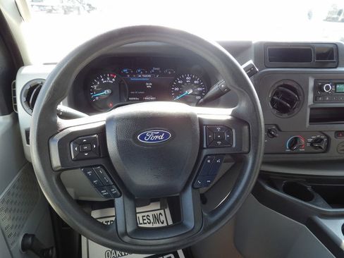 Used 2021 Ford E-350 and Econoline 350 Super Duty image 18