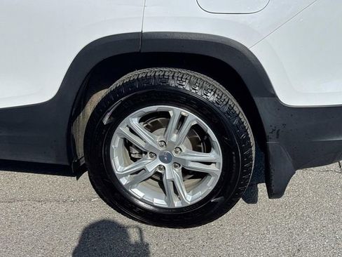 Used 2021 GMC Terrain SLE w/ Driver Convenience Package image 8