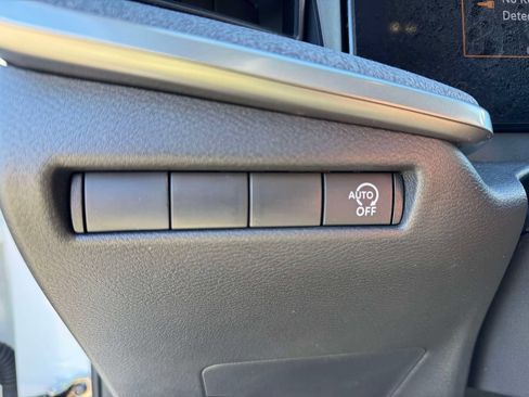 Certified 2025 Nissan Kicks SV FWD image 19