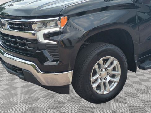 Used 2024 Chevrolet Silverado 1500 LT AWD/4WD image 15