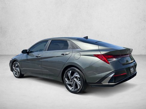 Used 2025 Hyundai Elantra Limited FWD image 7