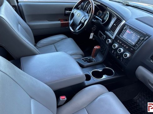Used 2019 Toyota Sequoia Platinum AWD/4WD image 21