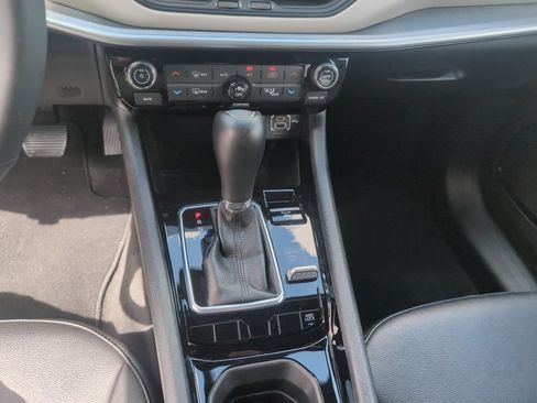 Used 2025 Jeep Compass Limited AWD/4WD image 14
