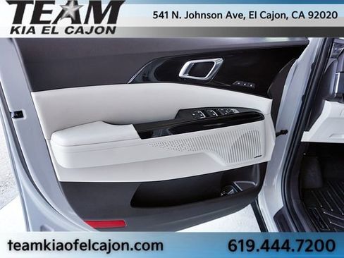 Used 2024 Kia Carnival SX Prestige FWD image 25