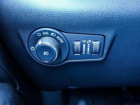 New 2026 Jeep Compass Latitude image 16