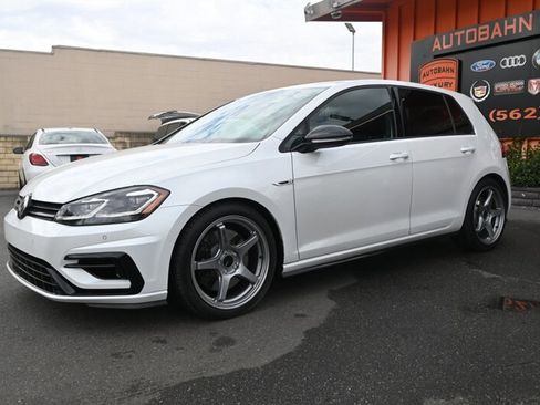 Used 2019 Volkswagen Golf R 4-Door image 5
